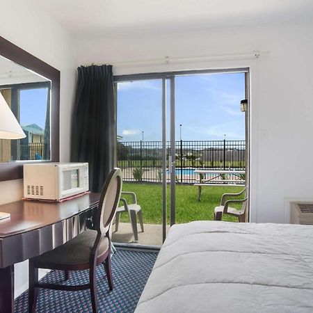 Rodeway Inn At Somers Cove Marina Crisfield Esterno foto